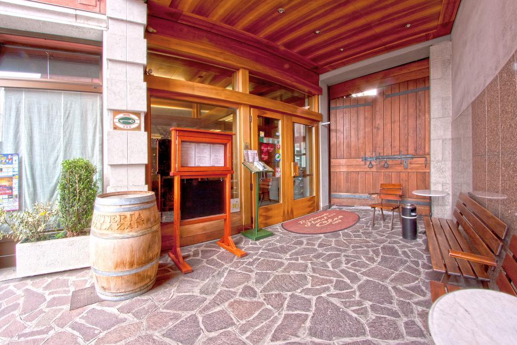 Hotel Cles Exterior foto