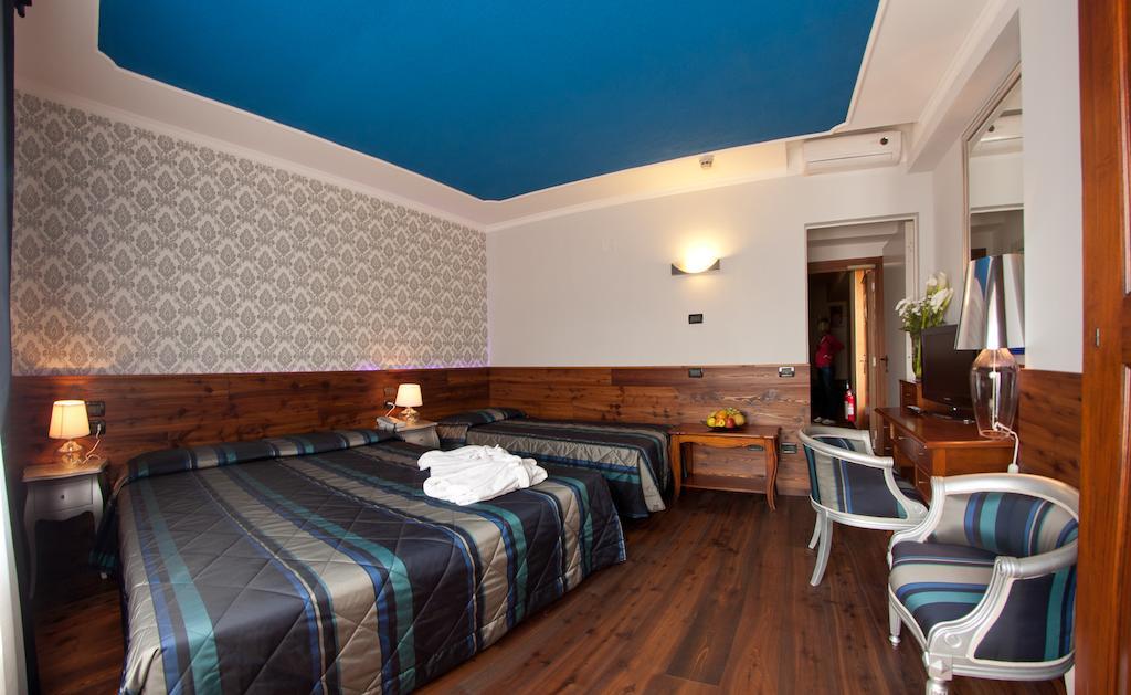 Hotel Cles Exterior foto